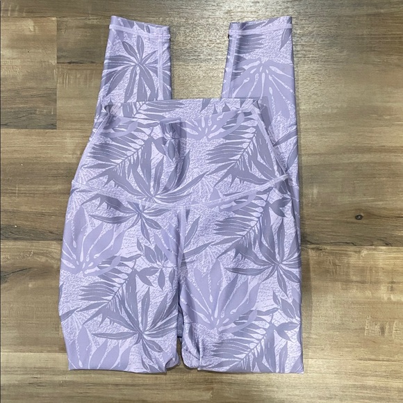 P'tula Pants - P'tula Pastel Purple Leaf Print Leggings